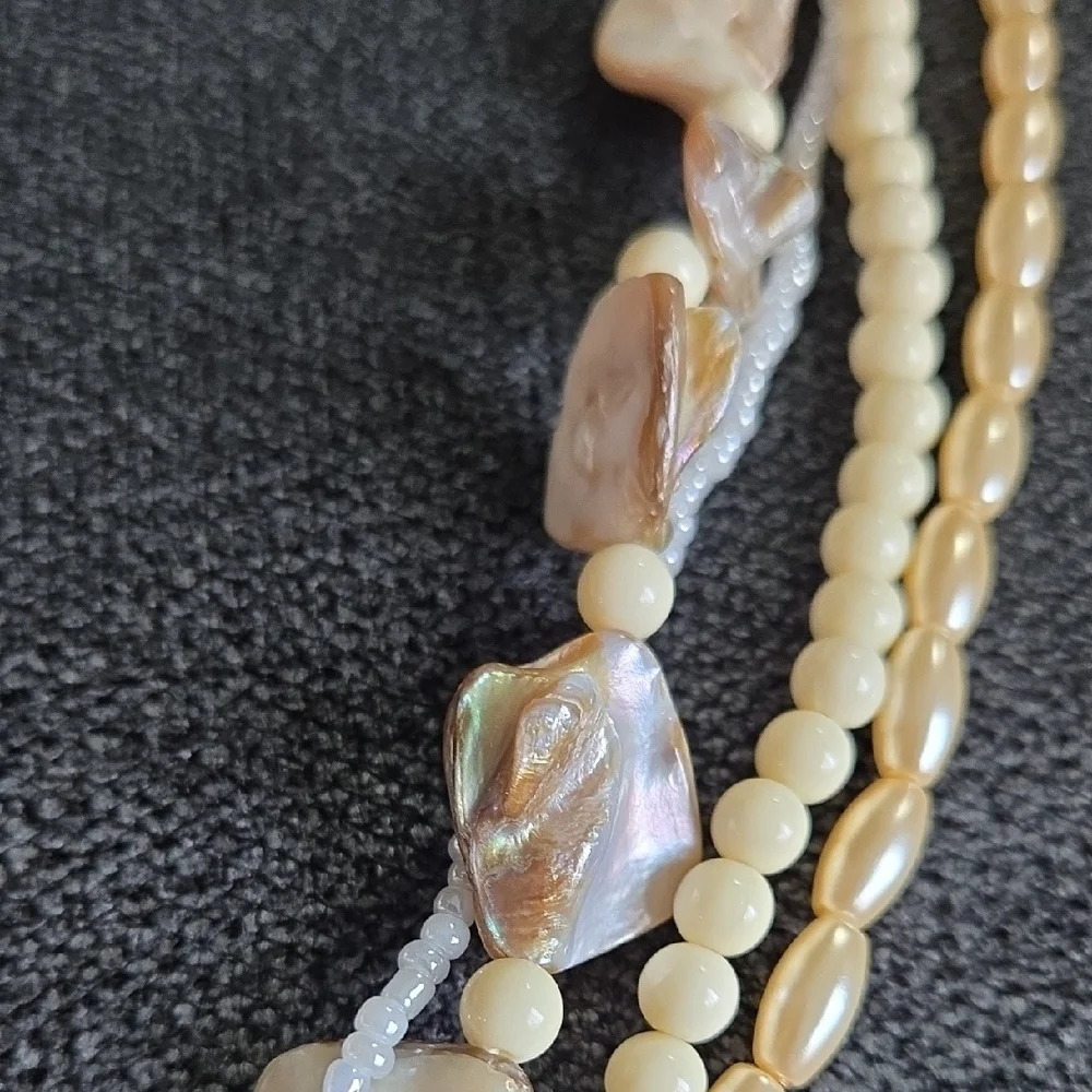 ❤️ Avon Cream Stone/Beed Multi-Strand Necklace- 19
